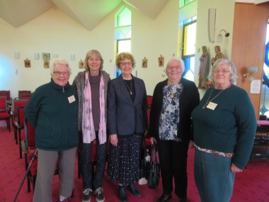 Deacon's Valma Hallam & Margaret Birtles with member of June and Harvey's families